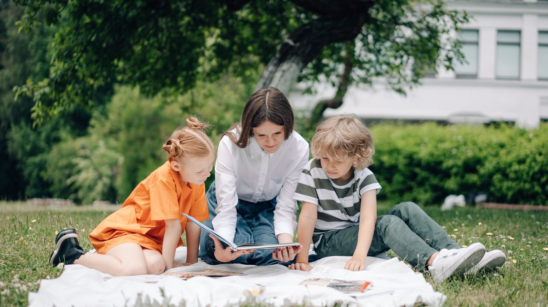 How Reading to Your Kids Boosts Their Education, for Free